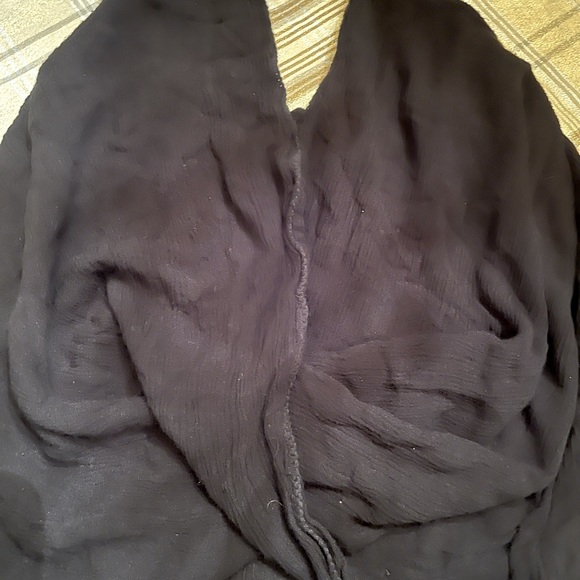 Abercrombie and Fitch guys pretty string halter top. - Picture 5 of 5